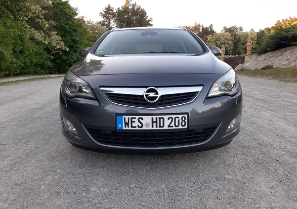 Opel Astra cena 27999 przebieg: 186900, rok produkcji 2011 z Kolbuszowa małe 529